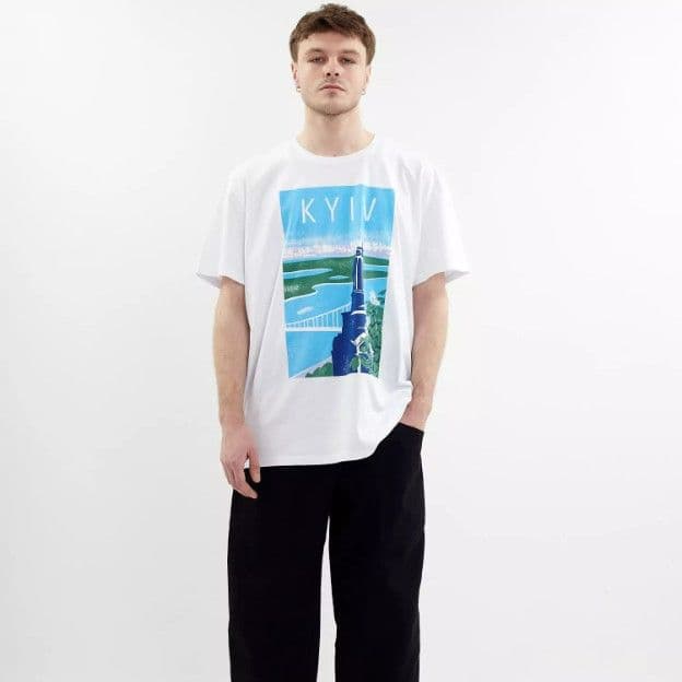 Футболка біла з принтом Barricade - 3