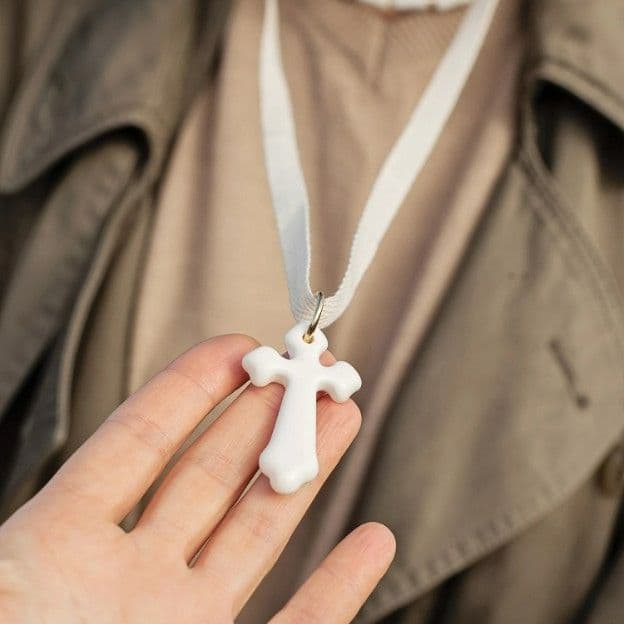 Підвіска "Зґард" біла YAGLYNA